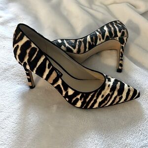 🔥🔥 Tiger print heels 🔥🔥